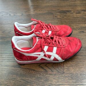 Woman’s Onitsuka Tiger by Asics Sneaker size 6.5, raspberry color